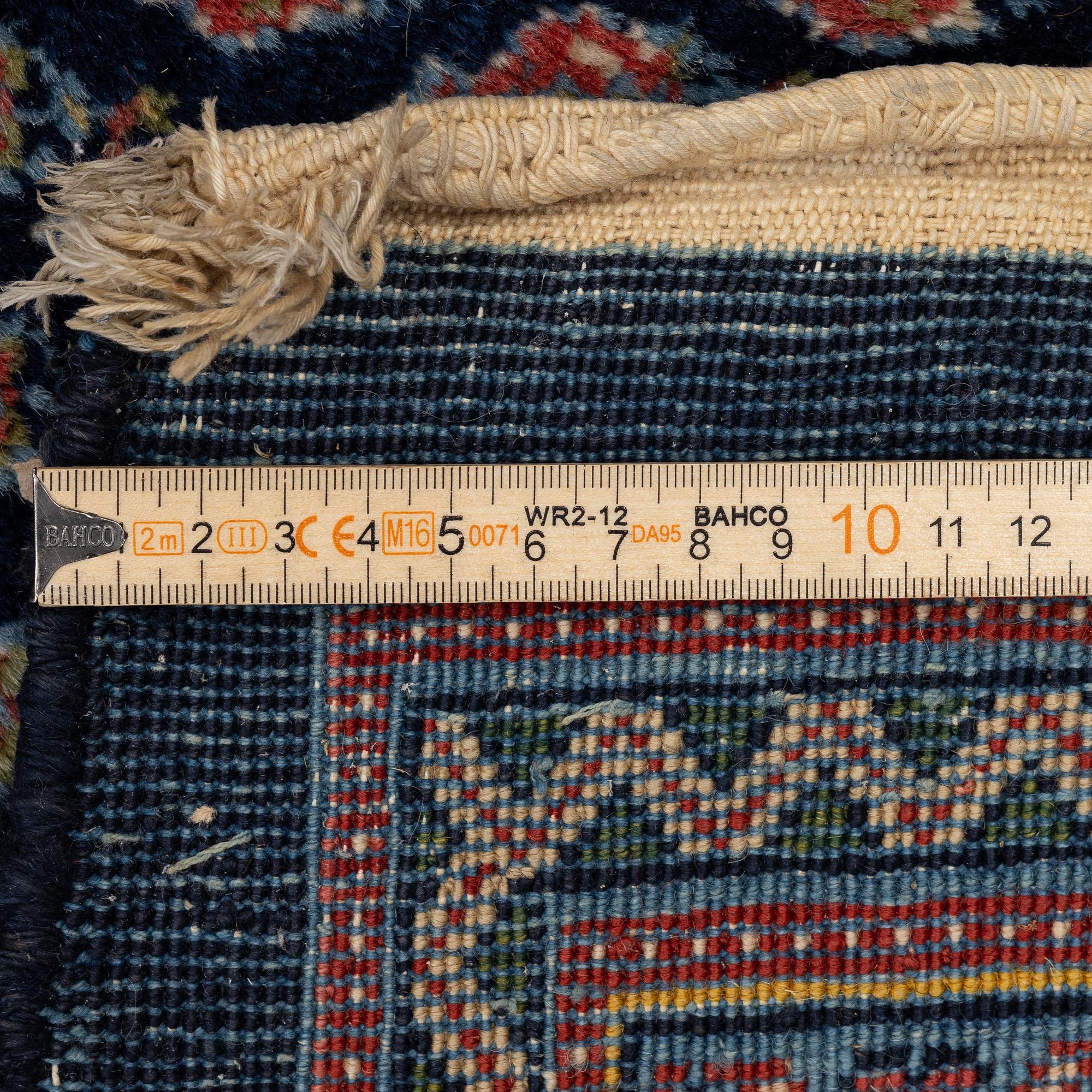 Matta, Sarouk, ca 301 x 205 cm.