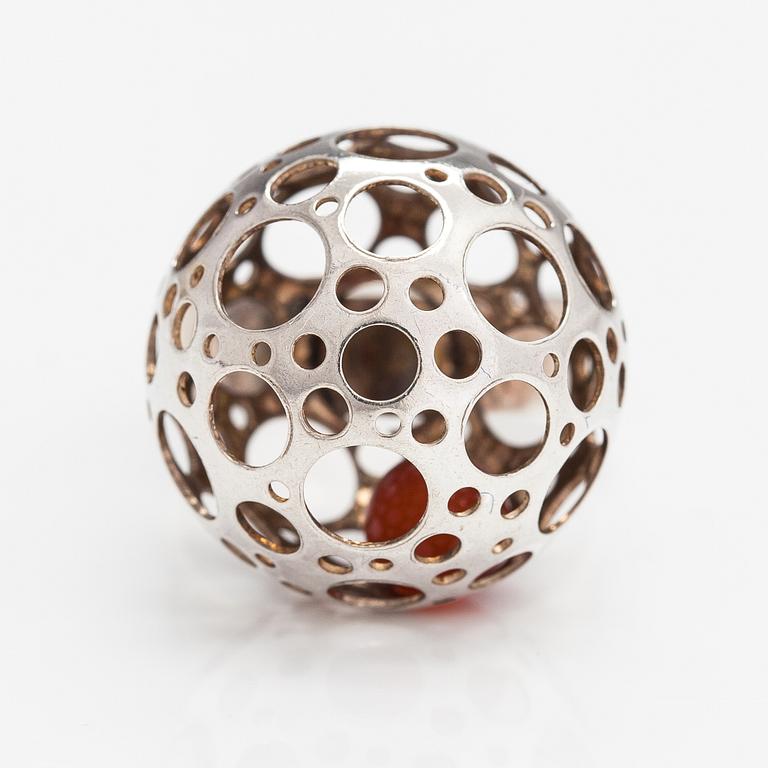 Liisa Vitali, A sterling silver ring "Leppäkerttu" with a chalcedony. Westerback, Helsinki 1973.