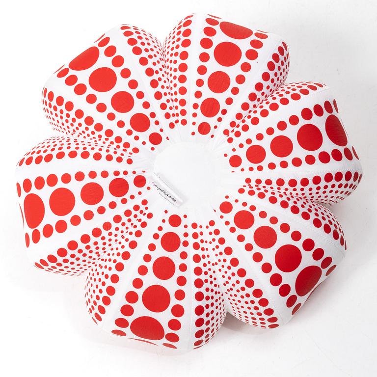 Yayoi Kusama, efter, “Soft Sculpture Pumpkin”.