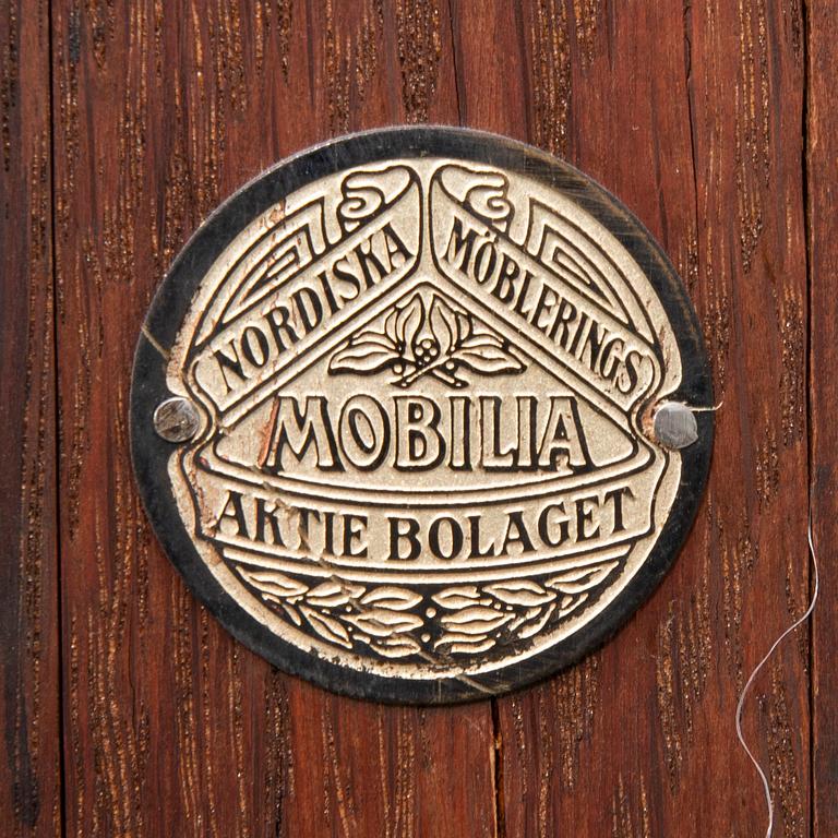Bokskåp/Vitrinskåp Mobilia Malmö, tidigt 1900-tal.