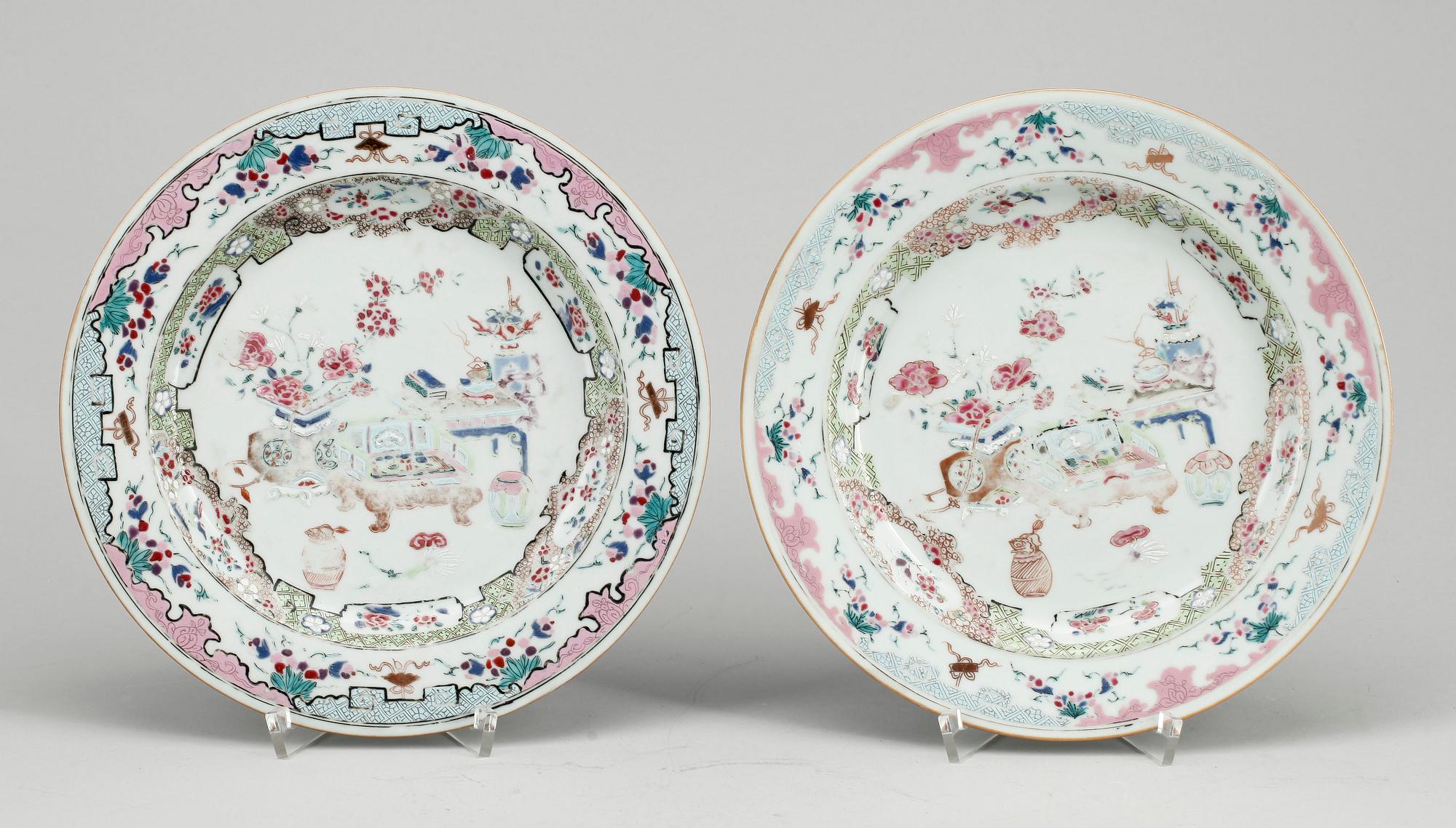 TALLRIKAR, ett par, porslin, Kina , 1700-tal.