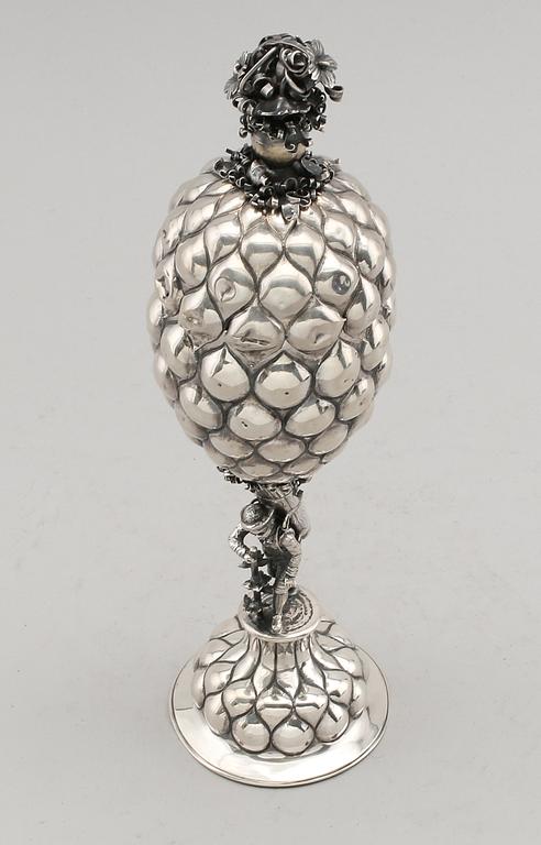 ANANASPOKAL, silver 830, möjligen Tyskland, 1900-talets första hälft. Vikt ca 358 gram.