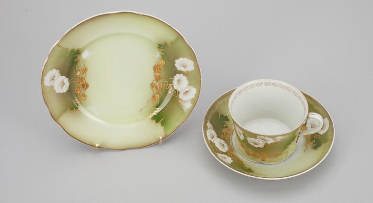 KOPP, FAT samt ASSIETT, porslin, Gardner 1918-1919. Ryssland.