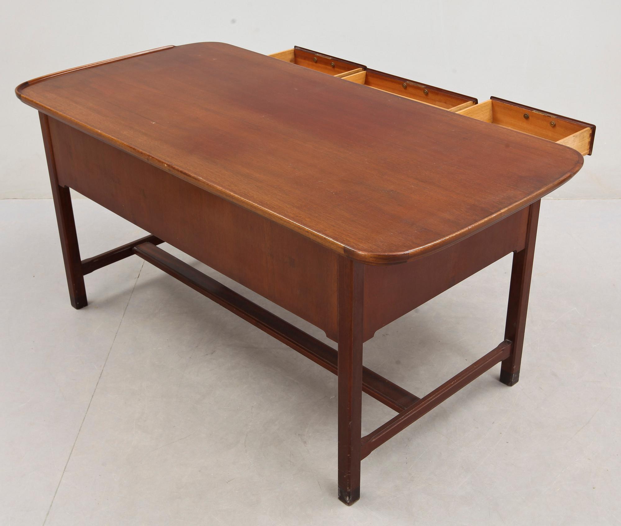 SKRIVBORD, 1950-tal.
