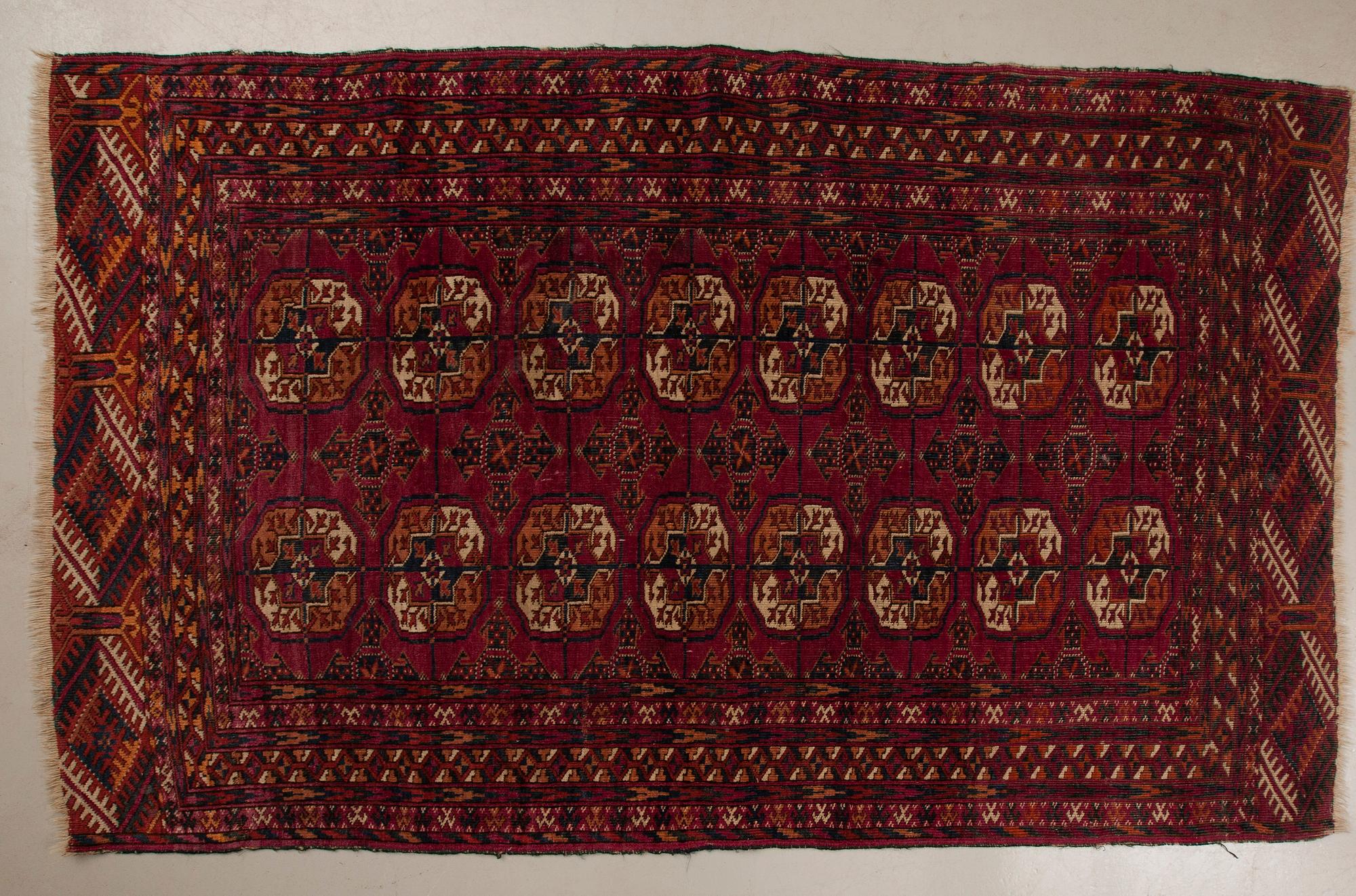 MATTA, antik, Tekke, Turkmenistan. Ca 182x112 cm.