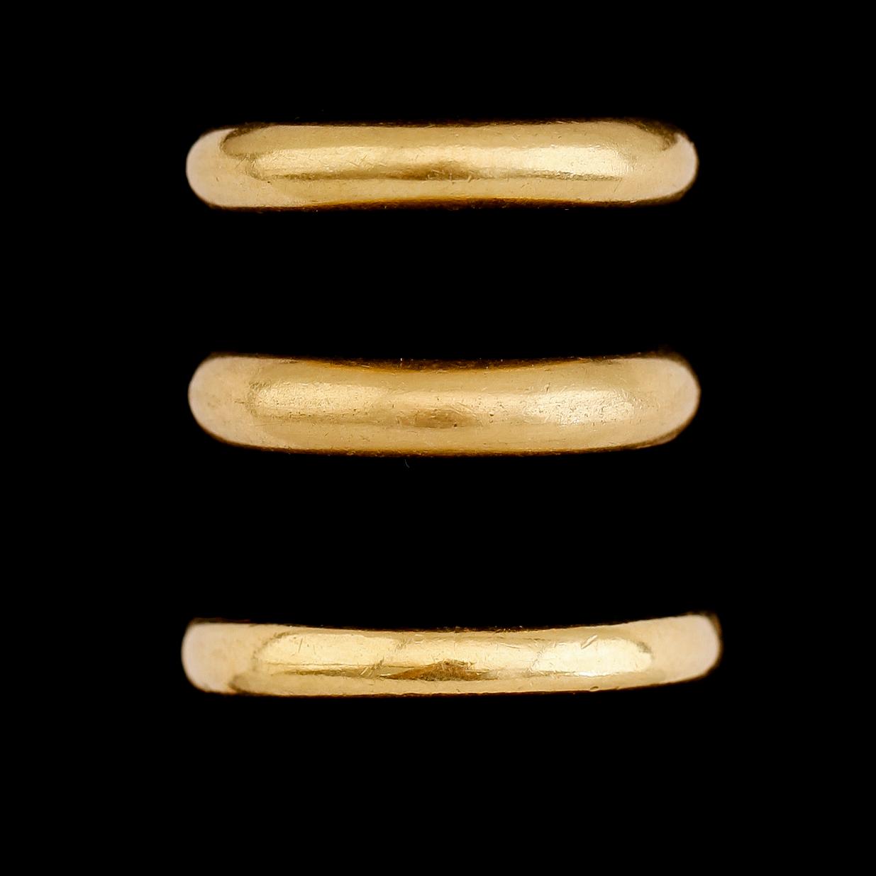 RINGAR, 3 st, 23 k guld. Vikt 18,7 g.