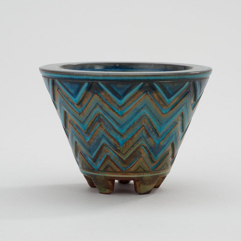 A Wilhelm Kåge 'Farsta' stoneware bowl, Gustavsberg Studio 1950.