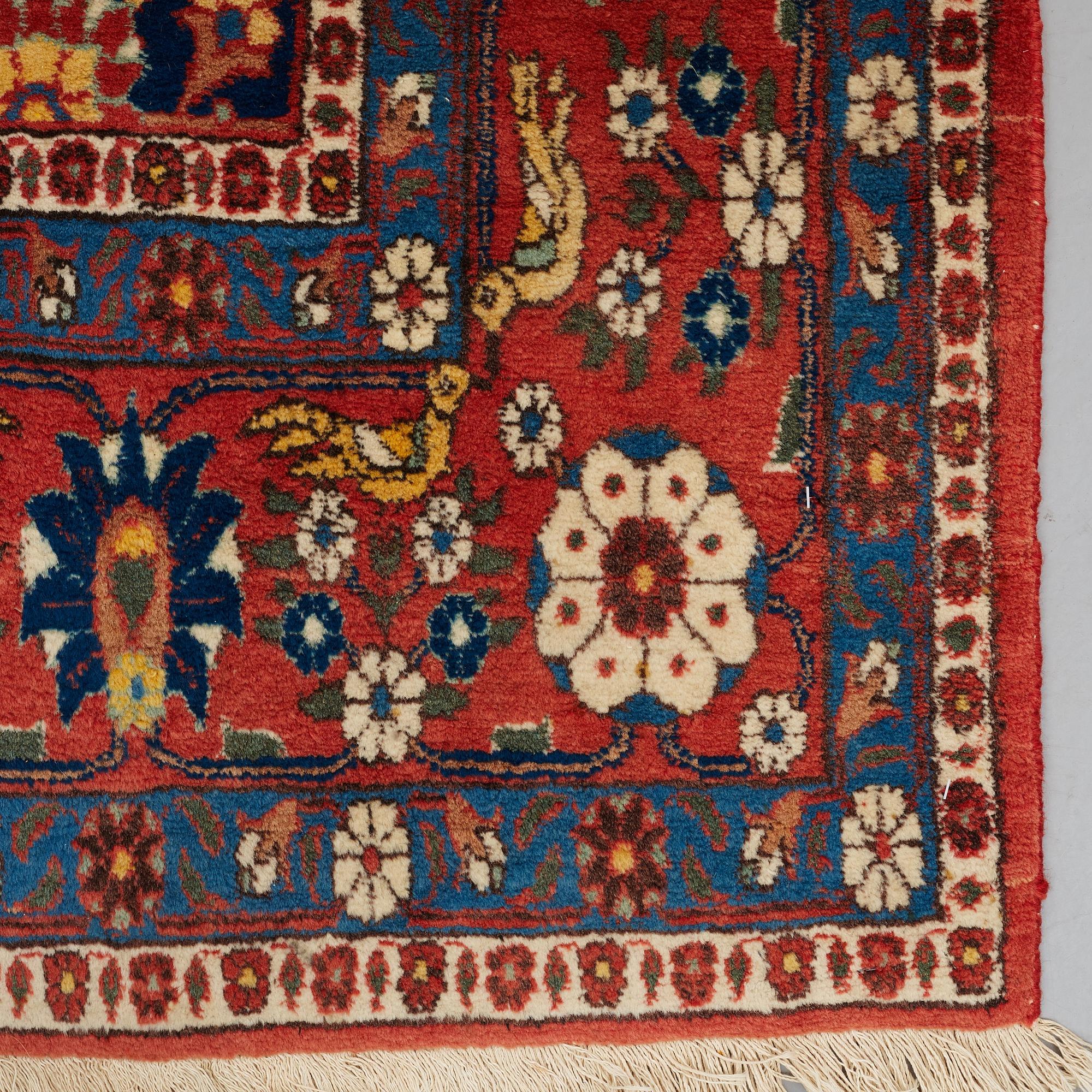 MATTO, a semi-antique/old Veramin, ca 350,5 x 228 cm.