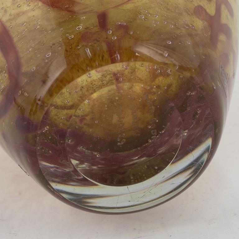 Olle Brozén, a vase, Kosta Boda.