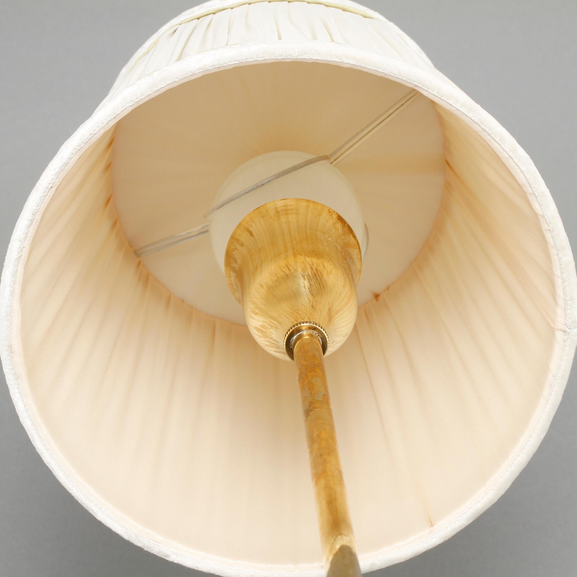 JOSEF FRANK, bordslampa 2552, Firma Svenskt Tenn, modellen formgiven 1938.