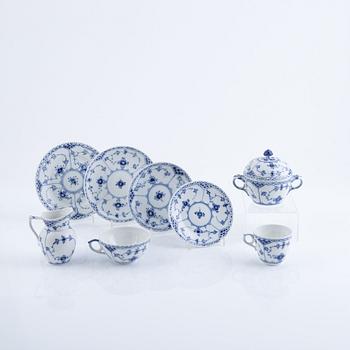 Royal Copenhagen, coffee and tea service, porcelain, "Musselmalet", half-lace, 38 pieces. Denmark.