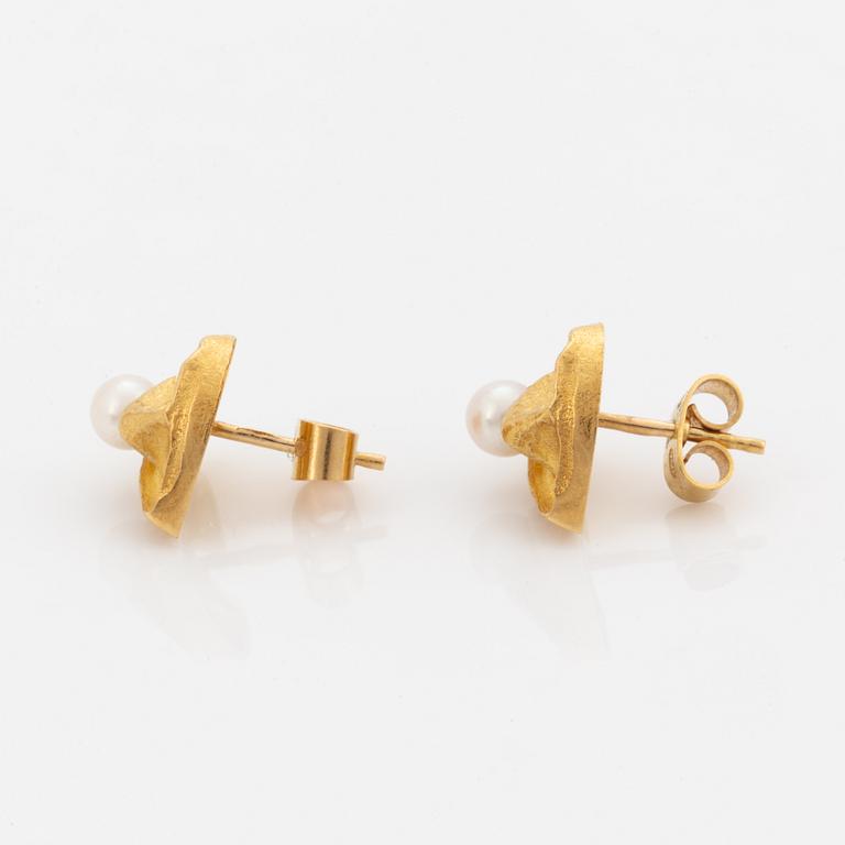 Lapponia, 18K gold and pearl earrings.
