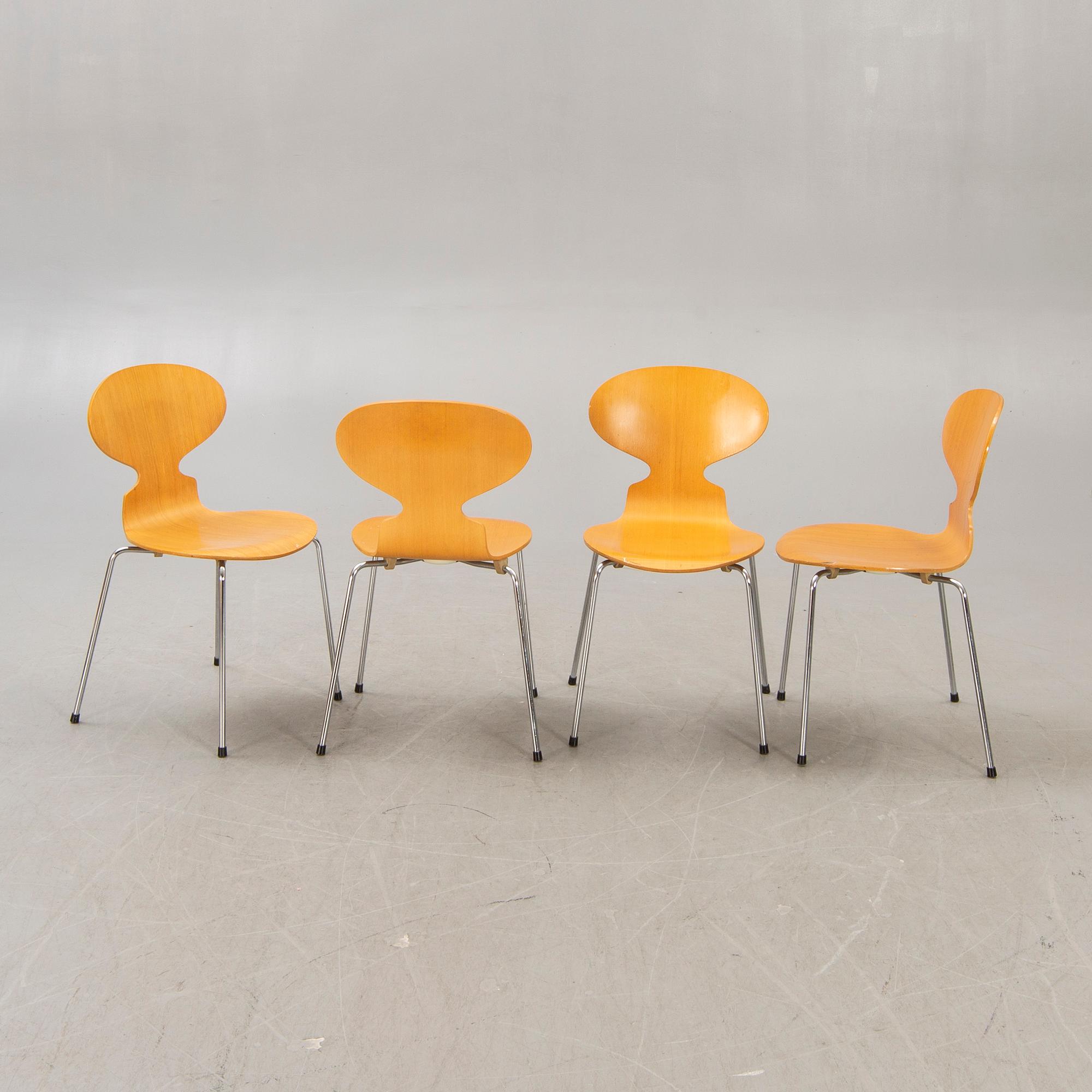 Arne Jacobsen, Arne Jacobsen, stolar, 4 st, "Myran", Fritz Hansen daterade 1981.