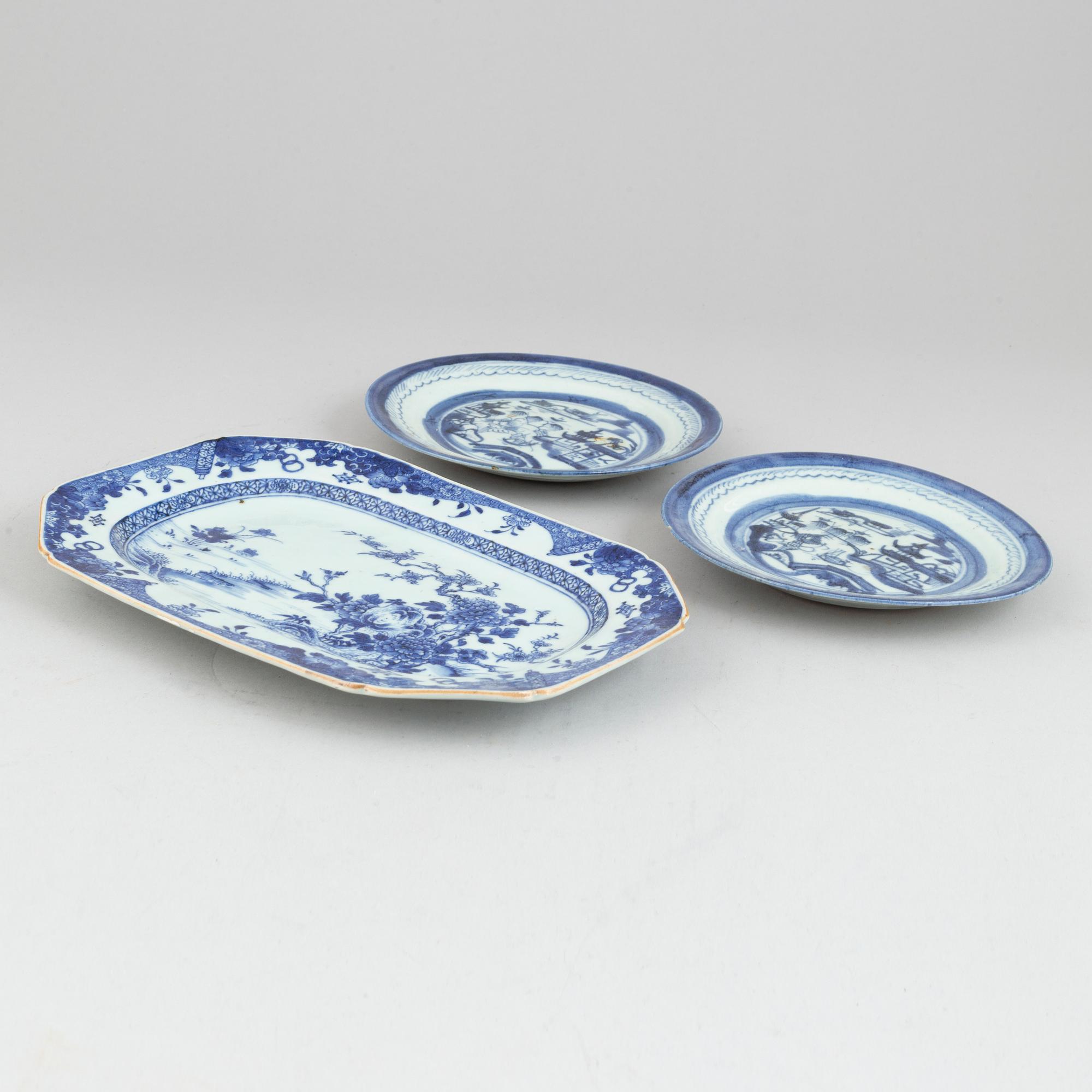 A group of Chinese porcelain, Qing dynasty, Qianlong (1736-1795), Jiaqing (1736-1820) and 19th/20th century, (9 pcs).