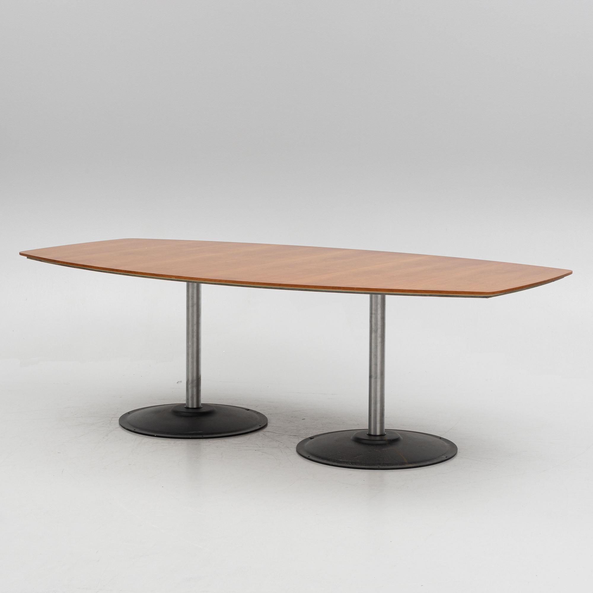 Vico Magistretti, matbord, Fritz Hansen, Danmark, 2000.