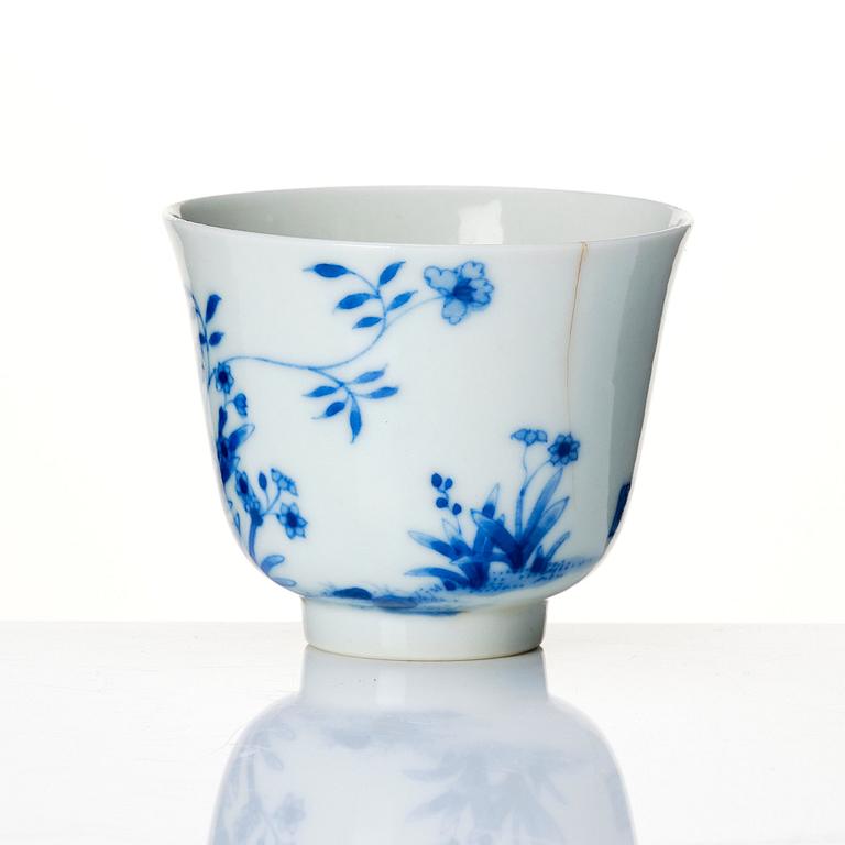 A blue and white month cup 'Narcissus', late Qing dynasty with Kangxi mark.
