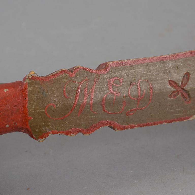 KLAPPTRÄ, allmoge. Hälsingland. Daterad 1844.