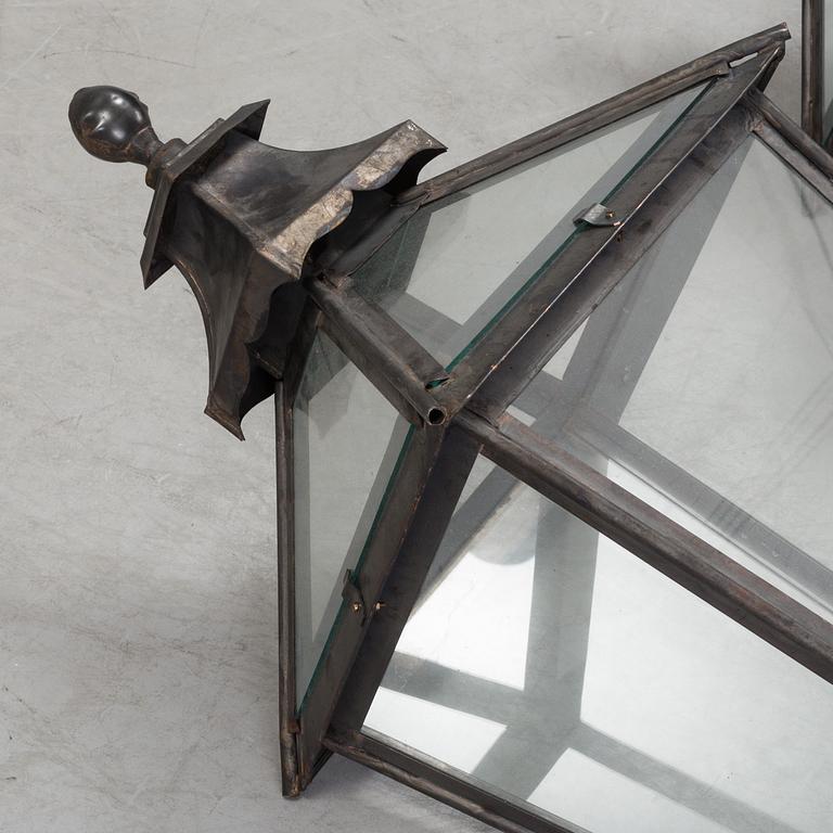 LYKTOR, ett par, Lars Mattson, 1900-/2000-tal.