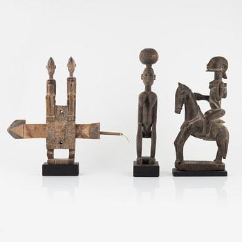 Skulpturer/masker, 14 st, enligt uppgift från Mali, 1900-talets andra hälft.