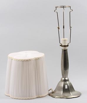 BORDSARMATUR, tenn, 1900-talets första hälft.