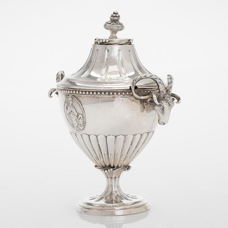 Mikael Nyberg, sockerskål med lock, silver, Stockholm 1788. Gustaviansk.