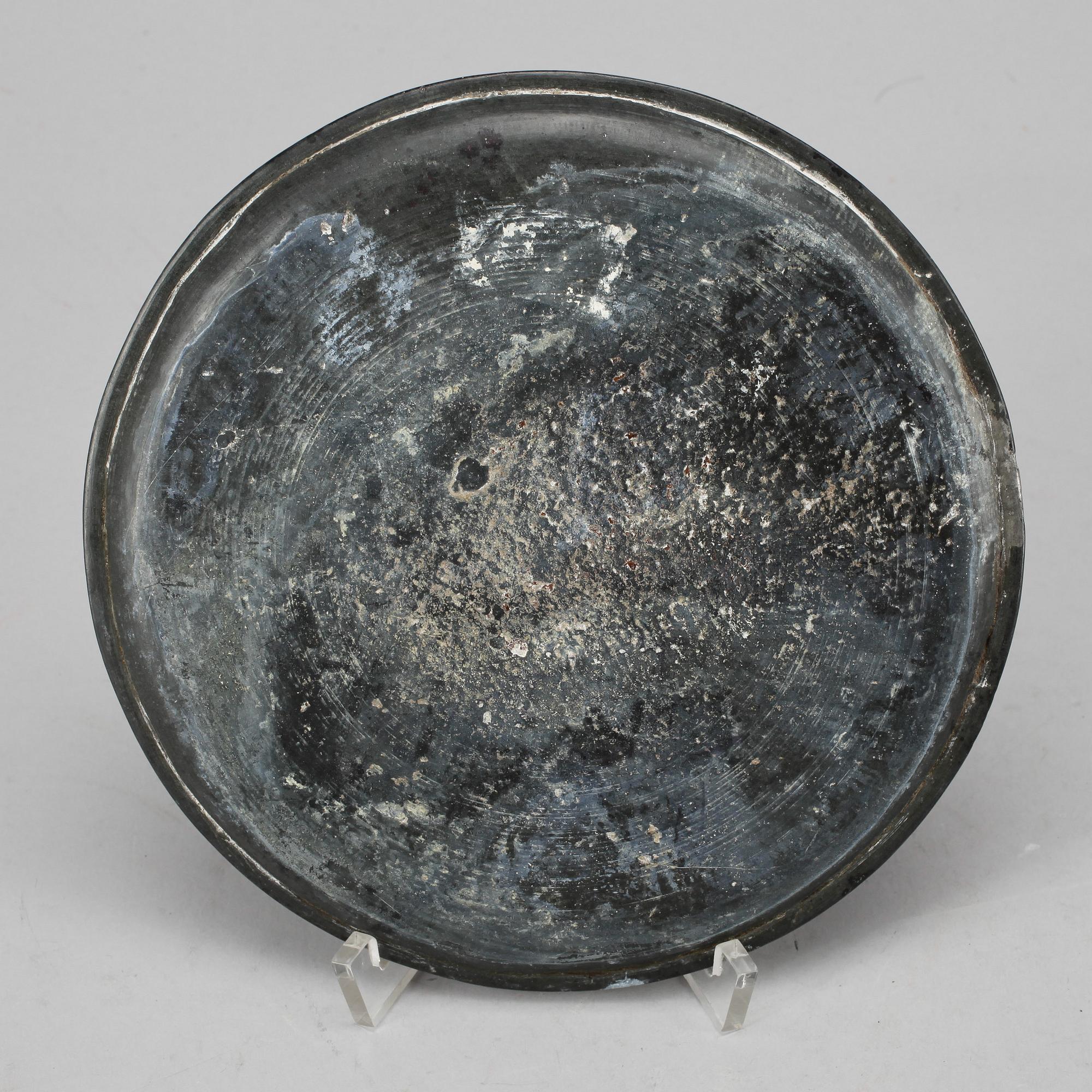 SKÅL samt FAT, Mellanöstern, omkring 1900 samt Bidri-arbete, Indien, 1800-tal.
