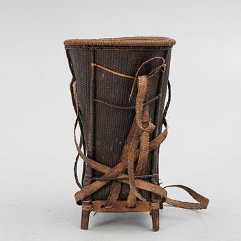 A Vietnamese basket, late 19th century around 1900.
