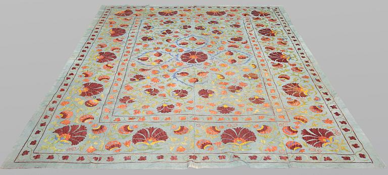 Broderi, 294 x 169 cm.