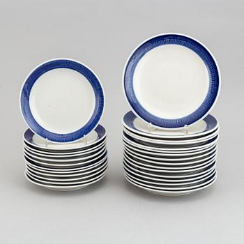 Hertha Bengtson, tallrikar, 44 st, "Koka", Rörstrand.