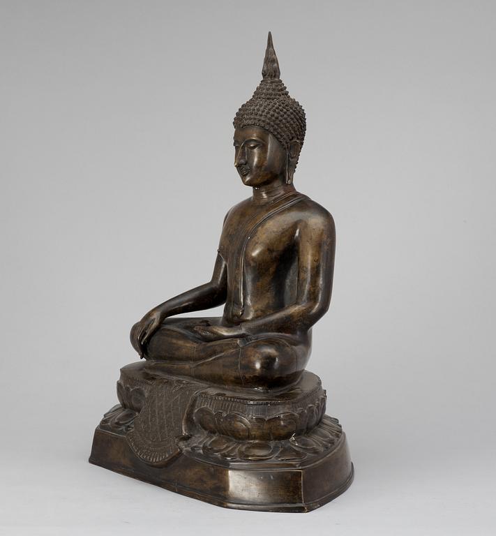 BUDDHAFIGUR, brunpatierad  brons, trol Thailand 1800/1900-tal.