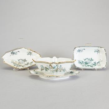 MATSERVIS, 71 delar "Wexiö Guld", Gustavsberg. Flintgods. Formgiven av Arvid Ekberg och i produktion 1892-1939.