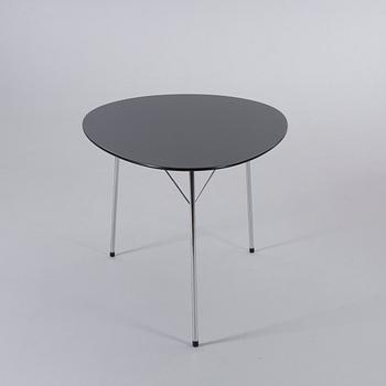 ARNE JACOBSEN, A SET DININGTABLE AND 3 CHAIRS BY ARNE JACOBSEN.  Produced in 2002 by Fritz Hansen in Commemoration 100 yrs.