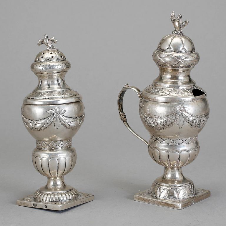 SENAPSKAR samt STRÖARE, silver, Christian F Heise, Danmark, 1910. Vikt 225 g.