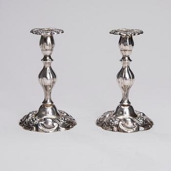 LJUSSTAKAR, ett par, silver, Åbo, 1963.