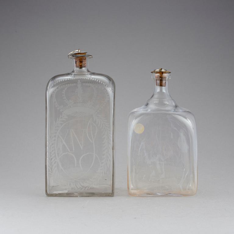 BRÄNNVINSFLASKOR, glas. 1800-/1900-tal.