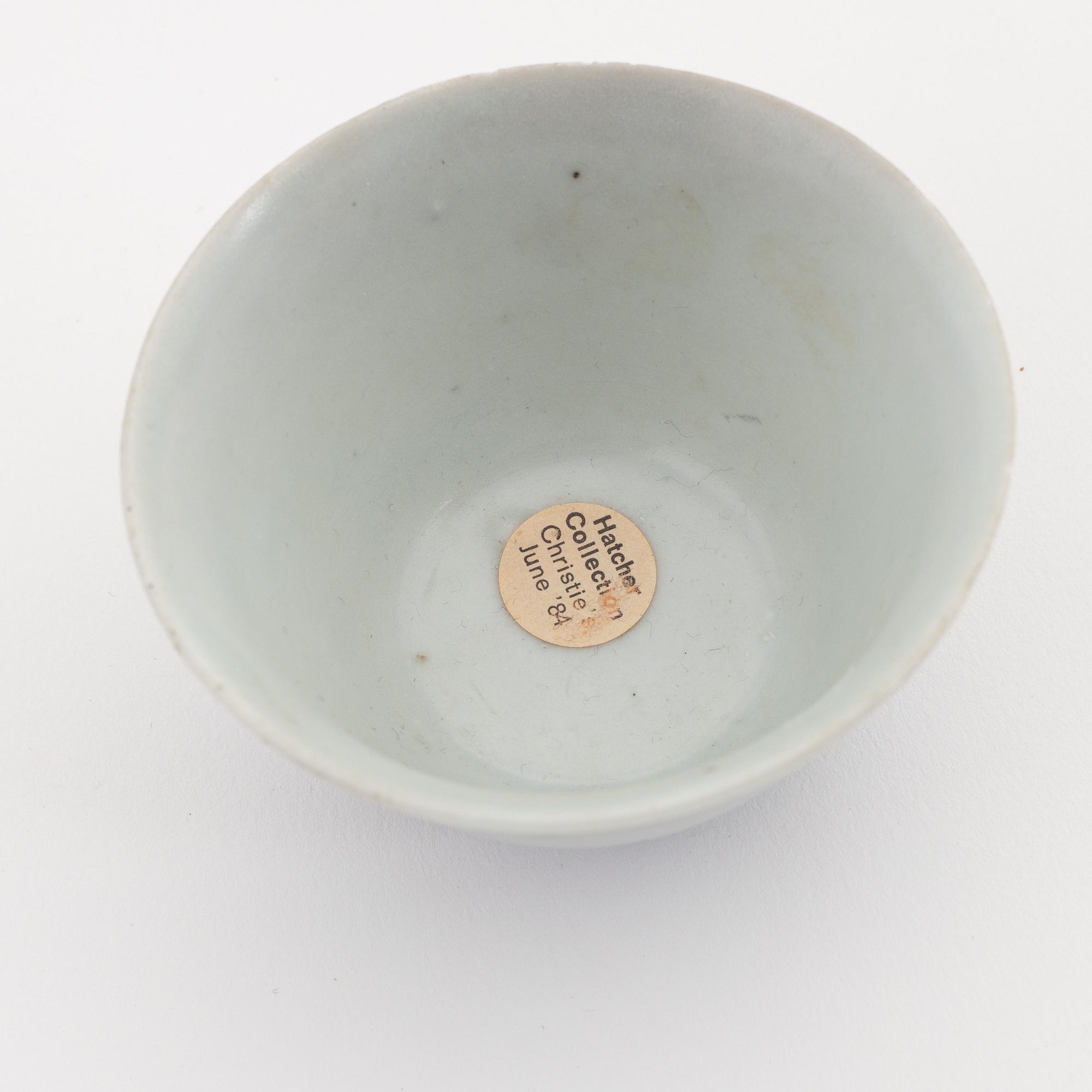 A blue and white cup, Ming dynasty (1368-1644).