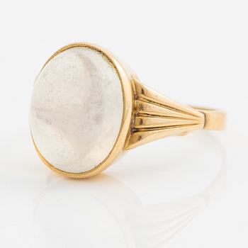 Ring, 18K guld med månsten.