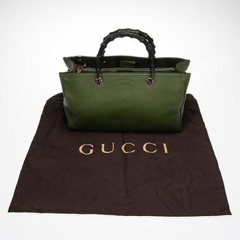 LAUKKU, Gucci.