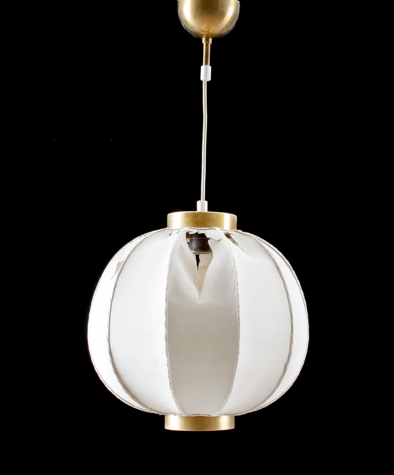 TAKLAMPA, modell 2538 "Kina Bollen", Josef Frank, Svenskt Tenn, 1940-talets slut. H 60.