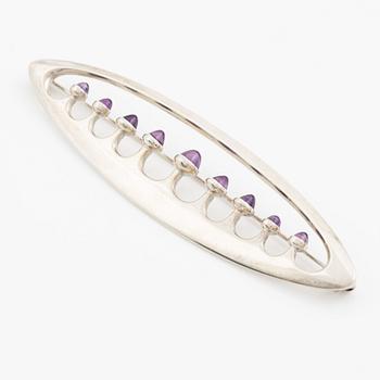 Bent Knudsen, brosch, silver med cabochonslipade ametister.