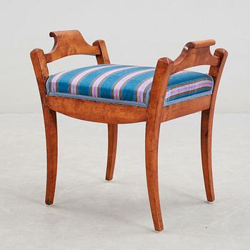 TABURETT, Karl Johan, 1800-talets första hälft.