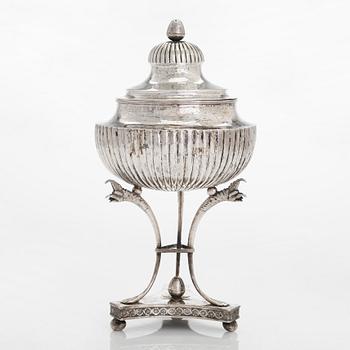 An Swedish Empire Style silver sugar bowl, maker's mark of Magnus Lönberg, Borås, Sweden 1818.