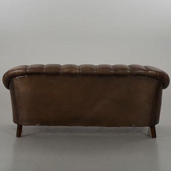 A CHESTERFIELD SOFA 20TH CENTURY.
