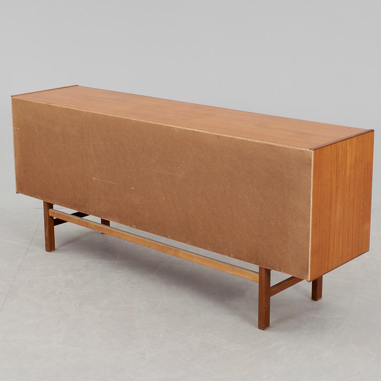 SIDEBOARD, omkring 1900-talets mitt.