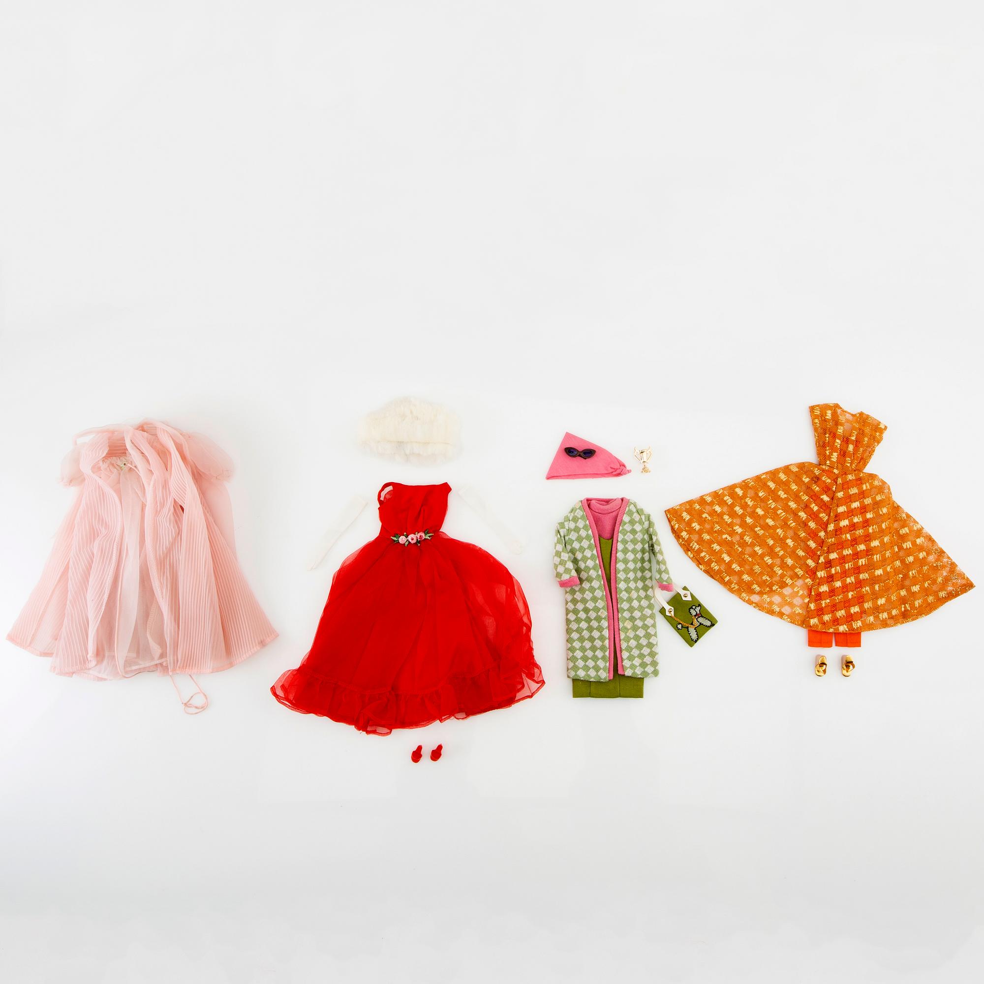 Barbie clothes 4 sets. Vintage including "Dinner at Eight" Mattel 1963. "Nighty Negligée" Mattel 1959-64.