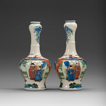 339. A pair of wucai vases, Republic, with Chenghuas six character mark.