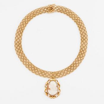 Necklace, 18K gold, x-link with pendant featuring a shell cameo.