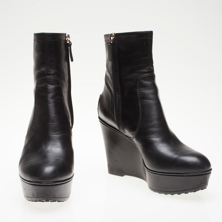 SKOR, Tod's.