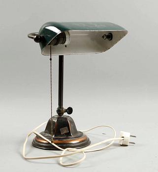 BORDSLAMPA, 1900-talets första hälft.