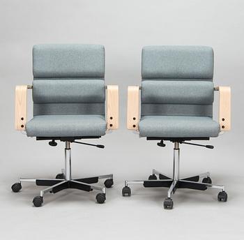 Yrjö Kukkapuro, a pair of 'Plaano' office chairs for Avarte, Finland. 2000s.